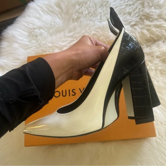 *SOLD* LOUIS VUITTON Pump Heels Wedge Leather Snake LV Print - Picture 4 of 11